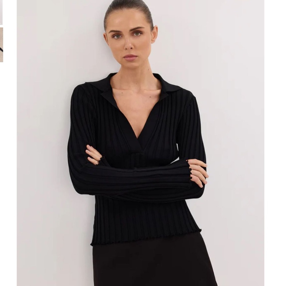 DISSH Black Ribbed Knit Sweater
